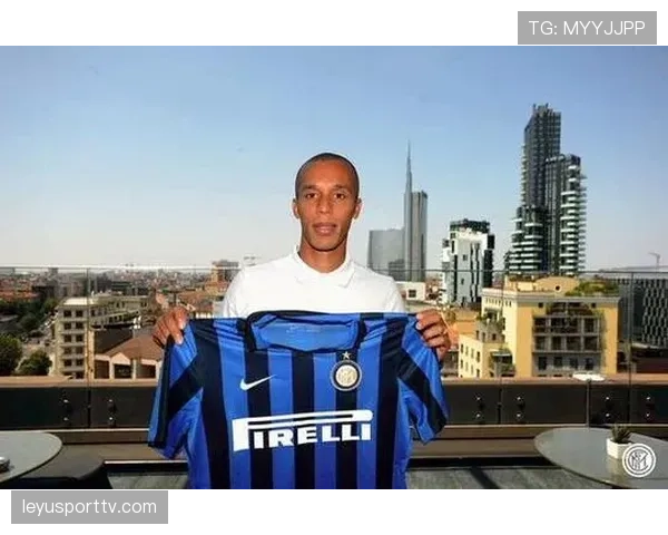 尤文、米兰和国米竞逐斯通斯，经纪人现身意大利谈判